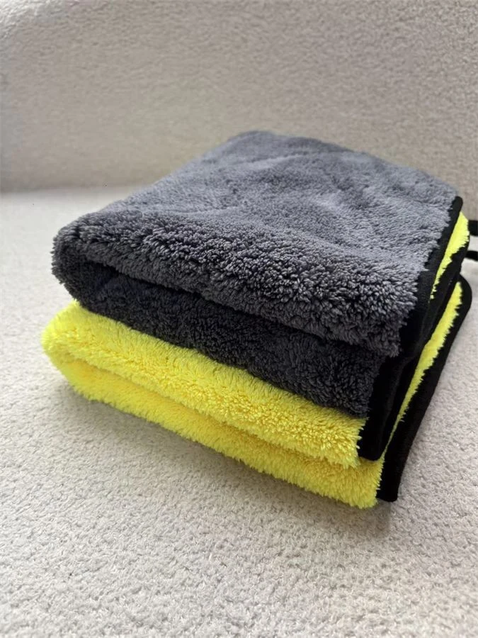 C05 Dual-Color Coral Fleece Detailing Towel - detail 1